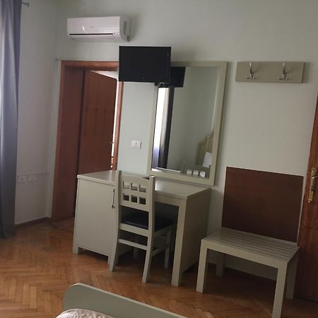 טיראנה Hotel De Paris מראה חיצוני תמונה