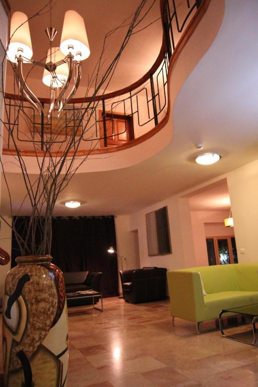 טיראנה Hotel De Paris מראה חיצוני תמונה