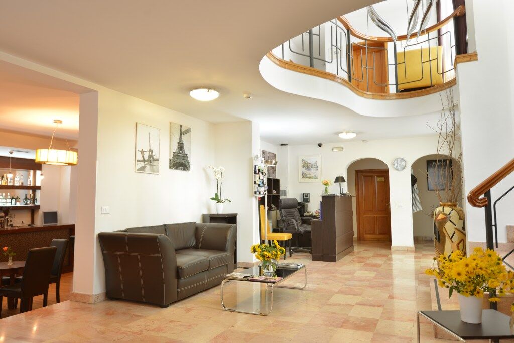 טיראנה Hotel De Paris מראה חיצוני תמונה